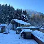 Lägenhet Grosses Mit Weitlaeufigem Garten, Naturteich & Bergblick