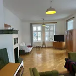 Grosses Mit Weitlaeufigem Garten, Naturteich & Bergblick Апартаменты *