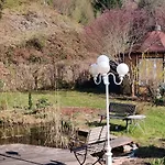 Апартаменты Grosses Mit Weitlaeufigem Garten, Naturteich & Bergblick Plankenau