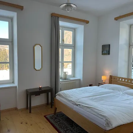 Appartamento Grosses Mit Weitlaeufigem Garten, Naturteich & Bergblick