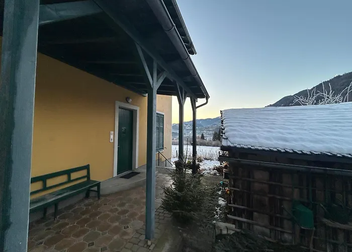 Ruhiges Am Waldrand Im Skigebiet *